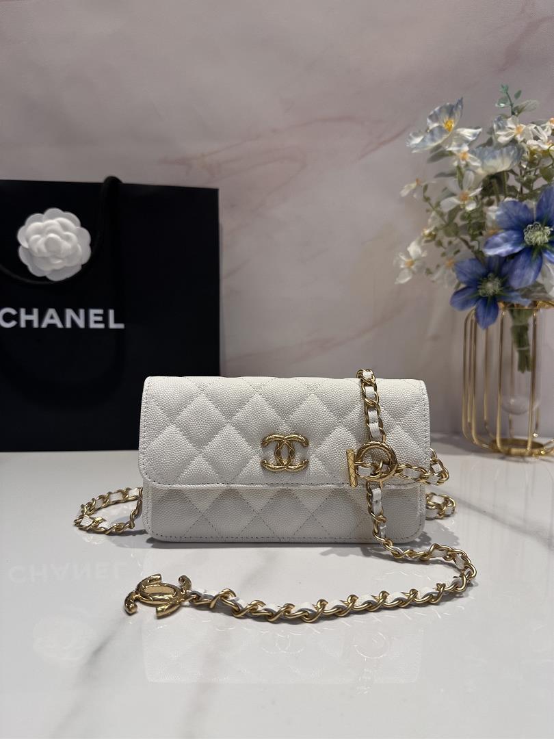 chanel 23b Adjustable Chain Mobile CaseCaviar shines under the light and the hardware logo is very