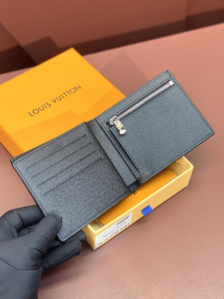 What sets the Vamerigo Wallet apart is its practical design with multiple card slots a z