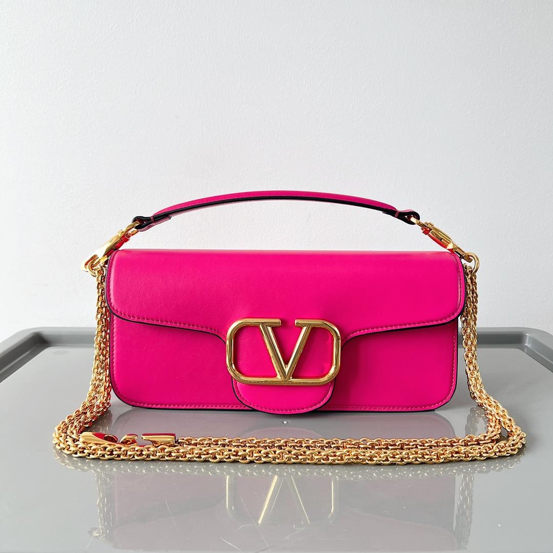 VALENTINO MINI LOC calfskinVLogo SignatureEquipped with detachable handle and detachable s