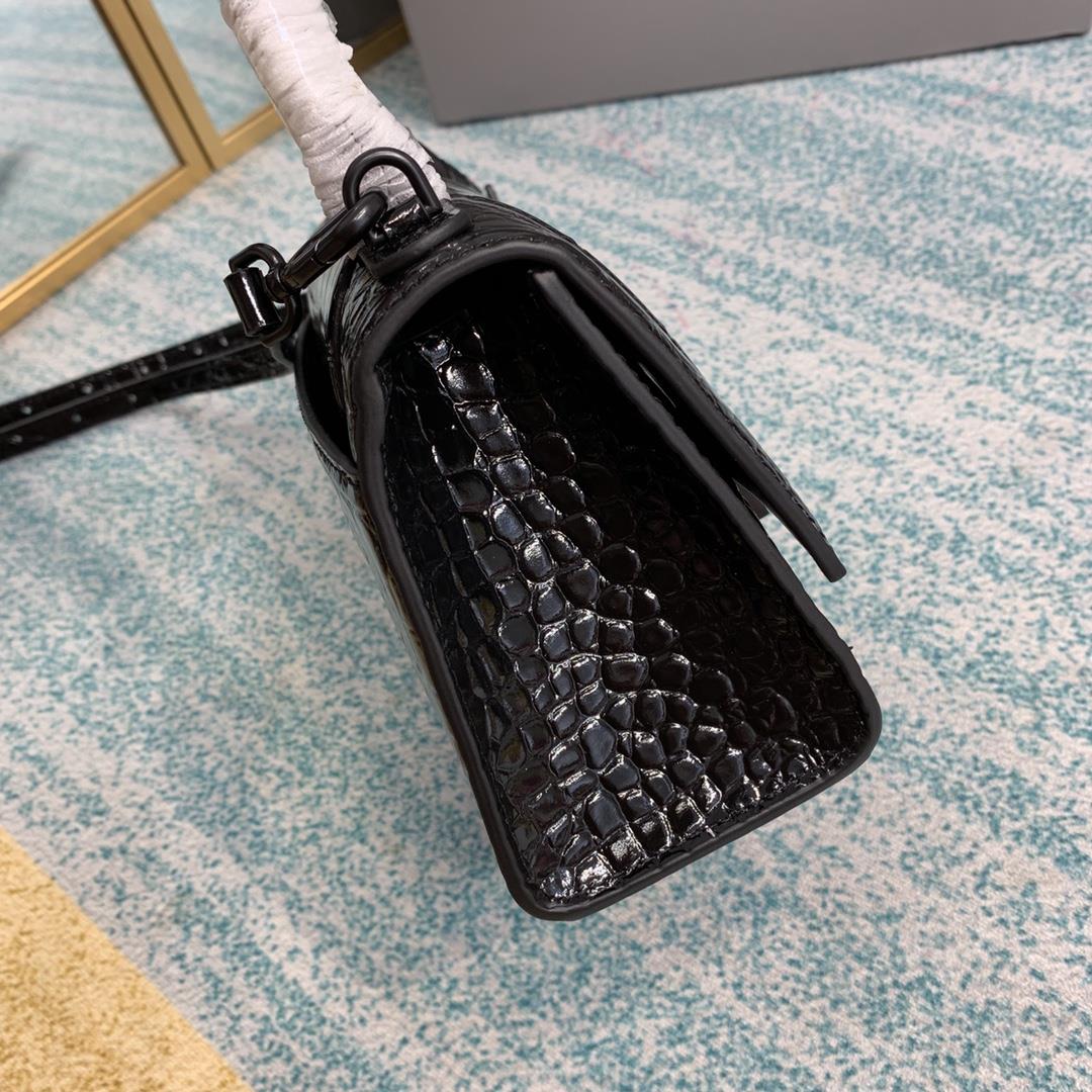 Black crocodile patternXS SmallThe hourglass bag that you have asked for N times is LaBalencia