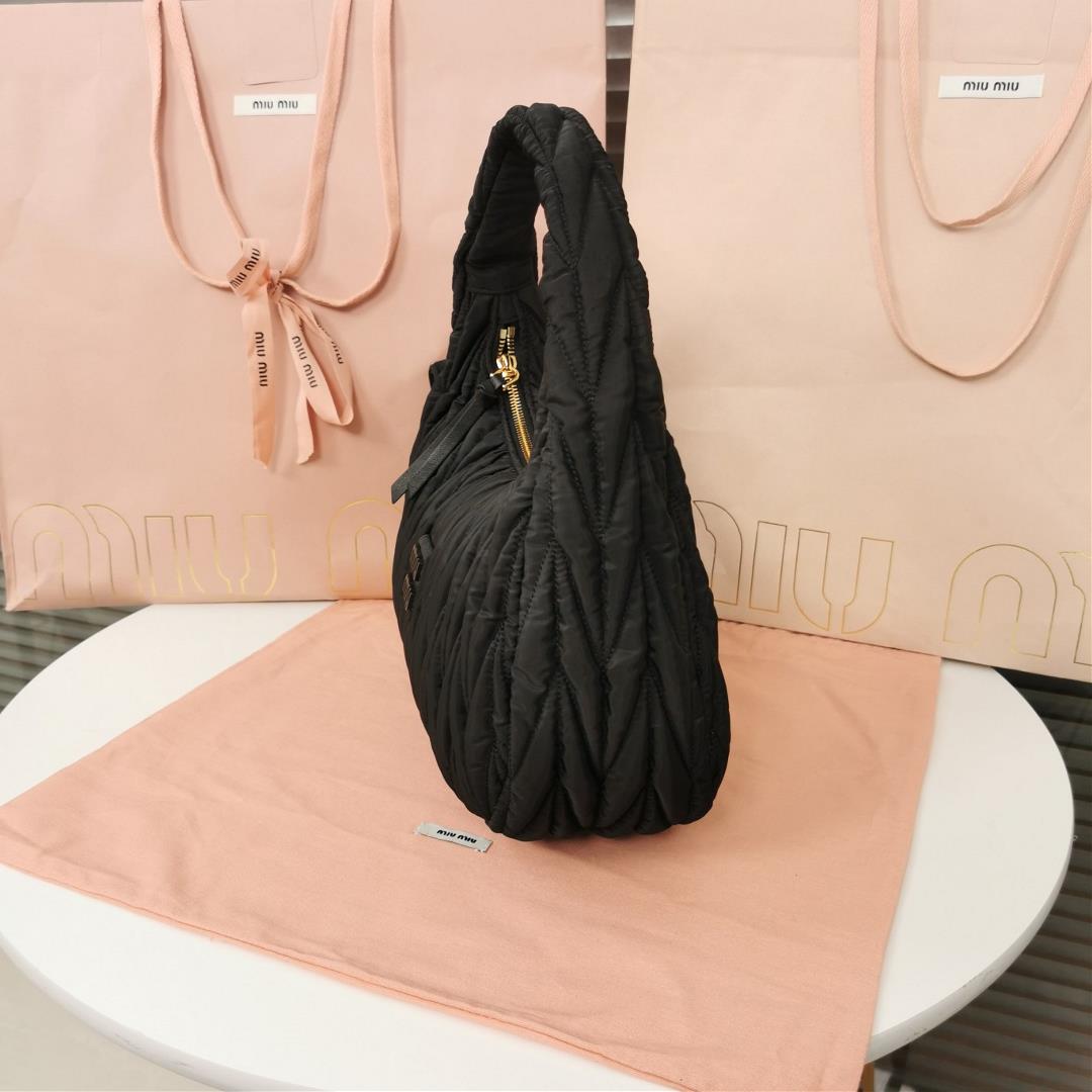 MiuWander handbag a new product of M family is made of environmentfriendly nylon The yarn is m