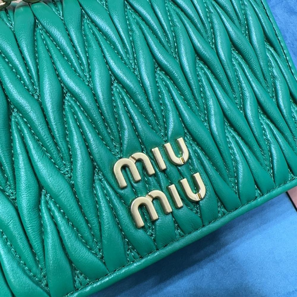 miumiu familys new stock new soft sheepskin handbag features the classic 5BP065 logo Mate