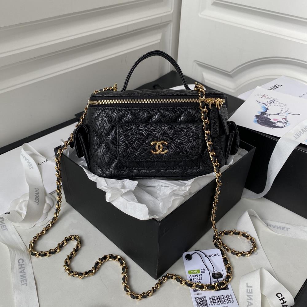 Chanel granular calf leather AS3017Cargo makeup bagThis product is made of granular calf leather and