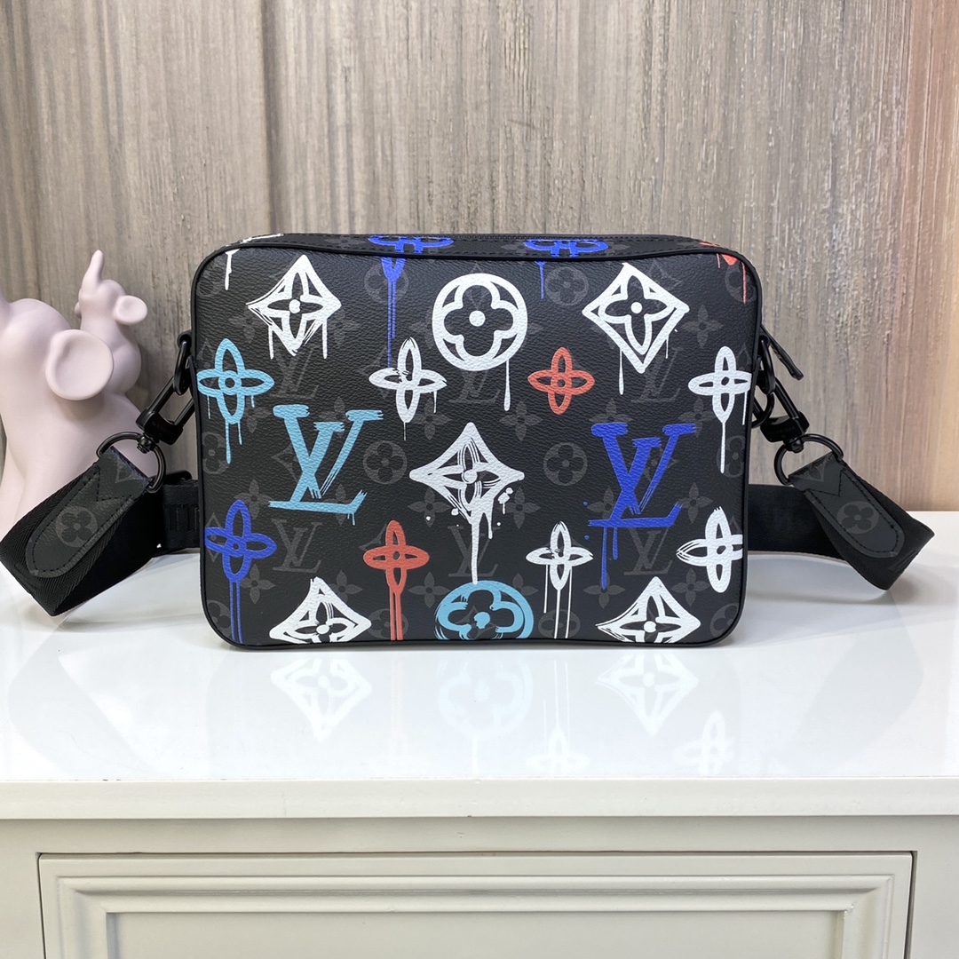 New Arrival M21396 Graffiti M69443 Mens Three Piece Series TRIO Messenger Bag This Trio Messen