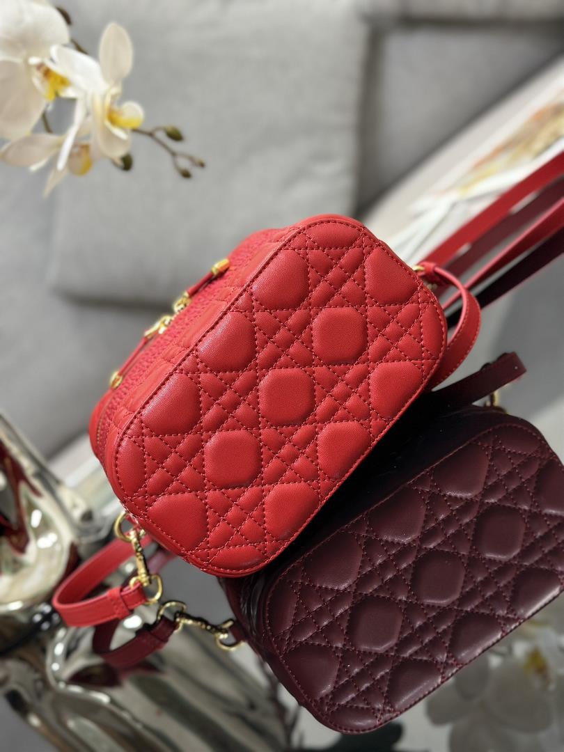 The ribbed DiorTravel handbag in the makeup bag showcases this seasons style Carefully crafted