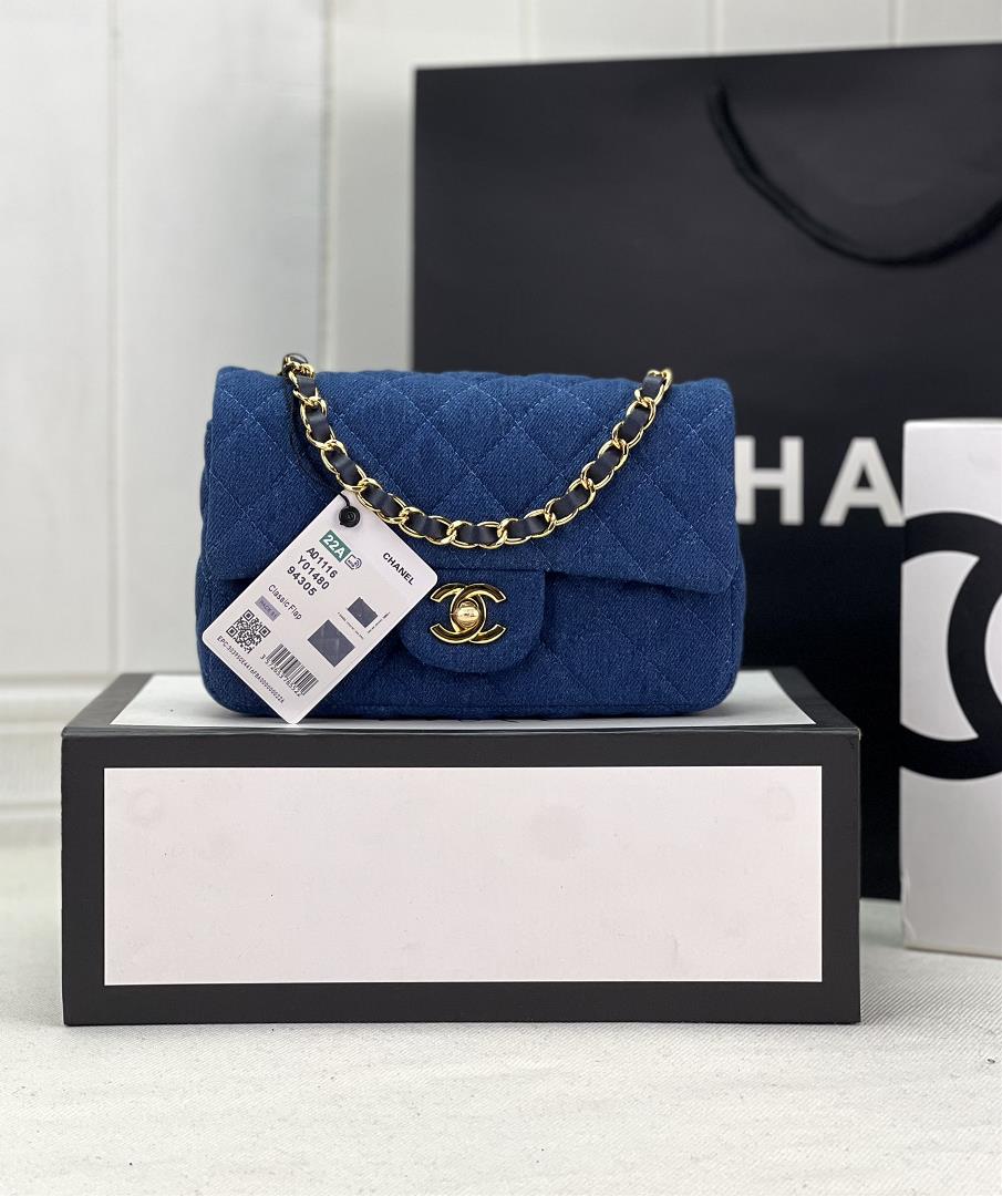 Chanel CF woolen series this is a bag that can be praised by all friends around us for its elegance