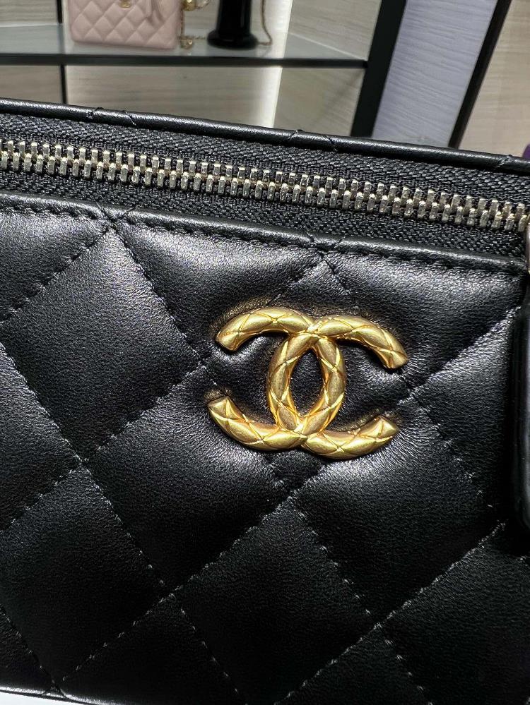 I can imagine myself pairing the AP3044Y Chanel WOC with a tailored blazer highwaisted t