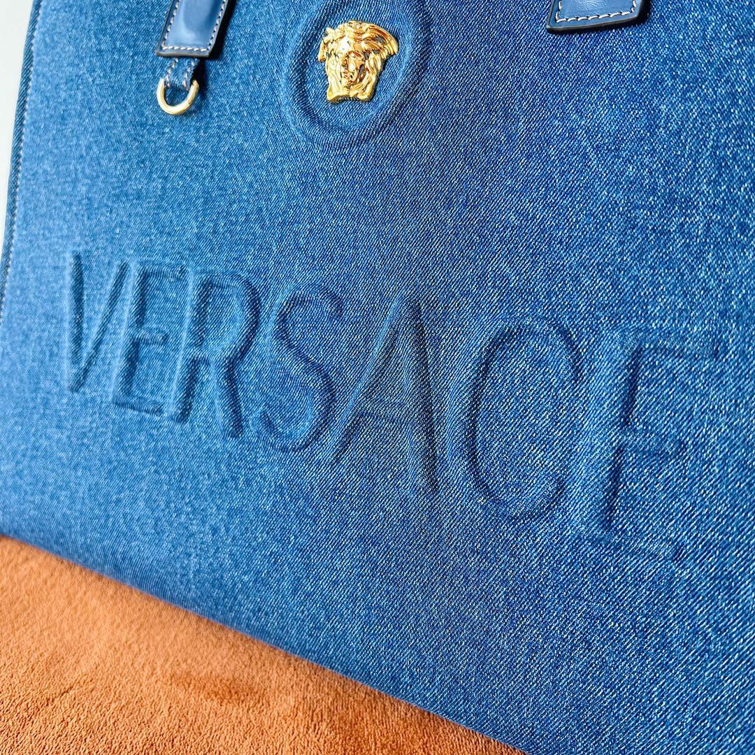 Versace Tote Bag AutumnWinter 2023 New Versace Jeans Tote Bag molded embossed letters concave 