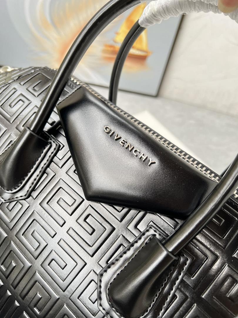 French GIVENCHY price adjustment 147030560 Aintong Embossed Letter New Handbag ClassicMINI ANT