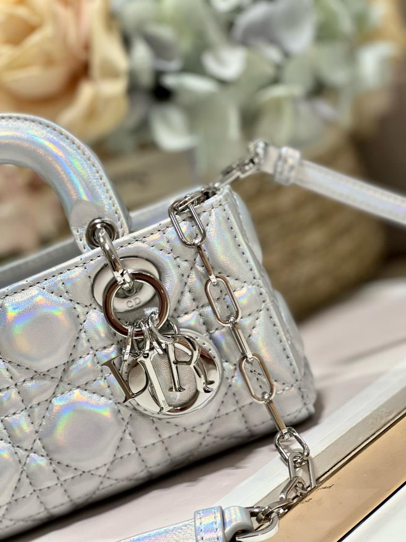 Mini DIOR OR LADY DJOY Handbag Fluorescent Silver GreyThis Lady DJoy handbag comes from th