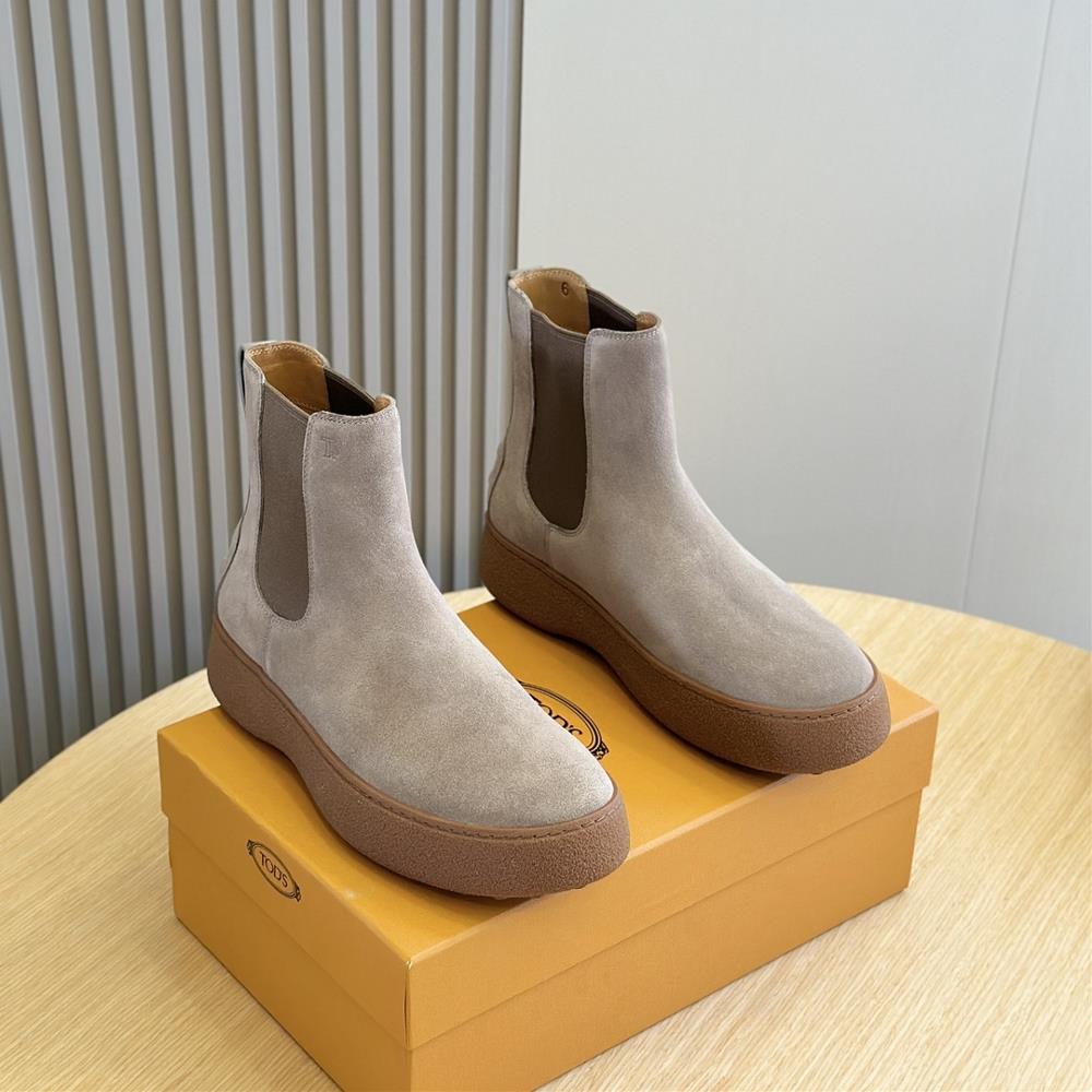 When it comes to mens shoes the Chelsea Boot has been a staple in mens fashion for deca