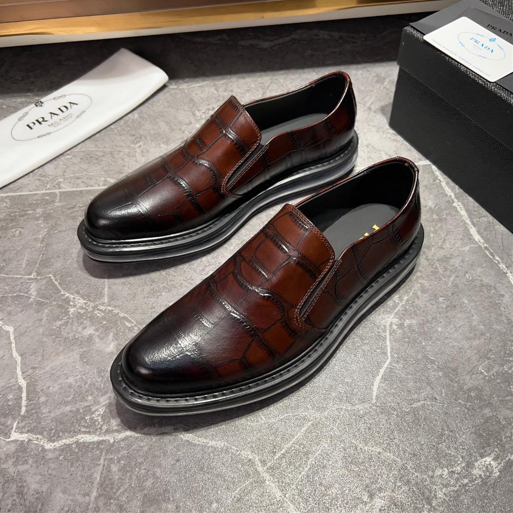 Prada Family Chelsea Mens Shoe Super A Goods This Chelsea shoe is equipped with an air cushioned t