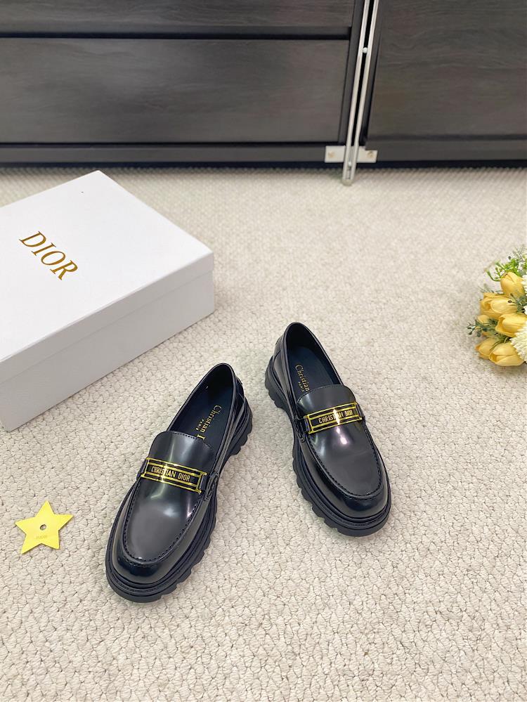 Dior fw22 mew arrayCD Home 2022 AutumnWinter Mao Lefu ShoesClassic Lefu shoes integrated with fur and lamb wool are both handsome and gentle with