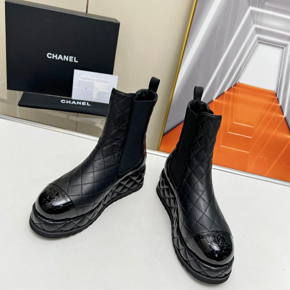 Factory price Chanel 23ss Autumn and Winter New Original 11 Retro Short Boots featuring c