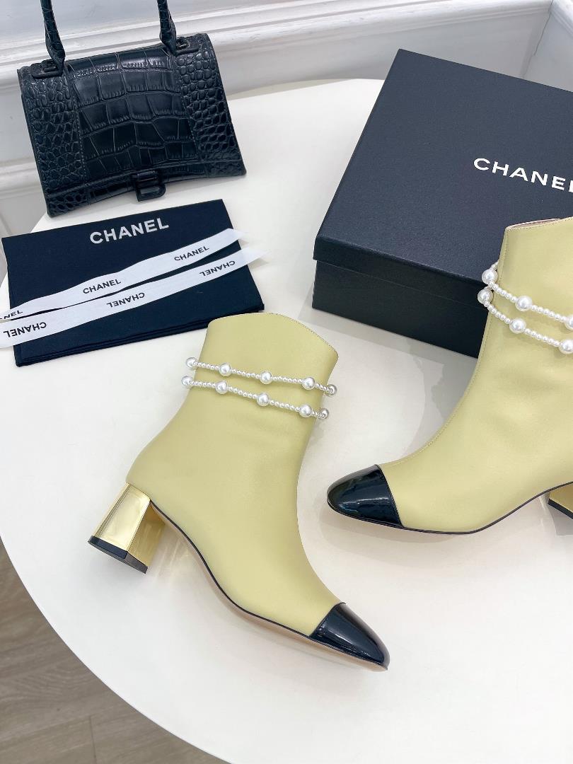 chanel 2023 autumn and winter new product counter explosion pearl chain rough heading boot