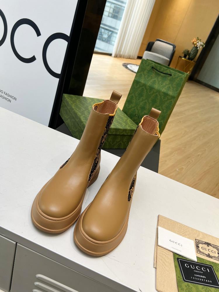 The factory price GUCCI2023 and the new model is on the market The Gucci Martin boots co