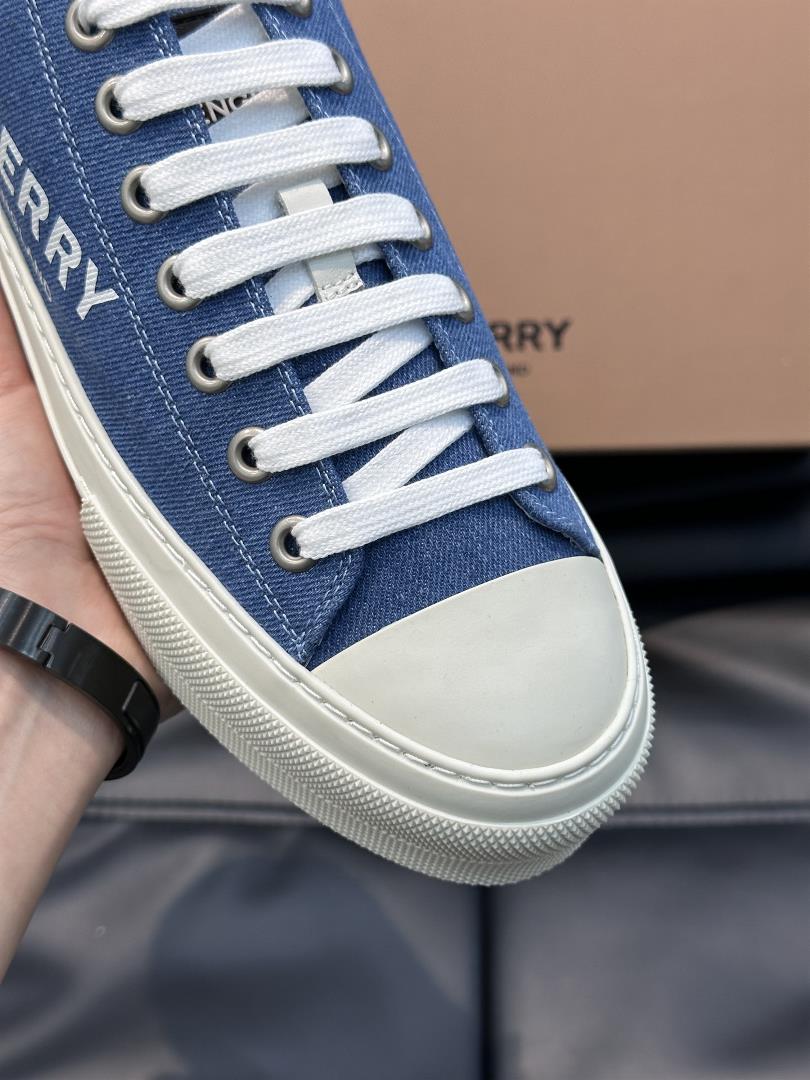 The classic low top sports shoes of B family are made of Vintage retro denim cotton materi