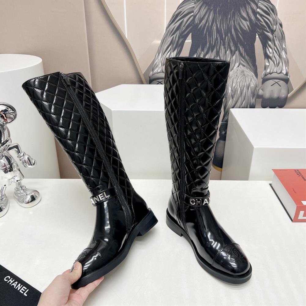 Chanel bootsRound headed letter boots