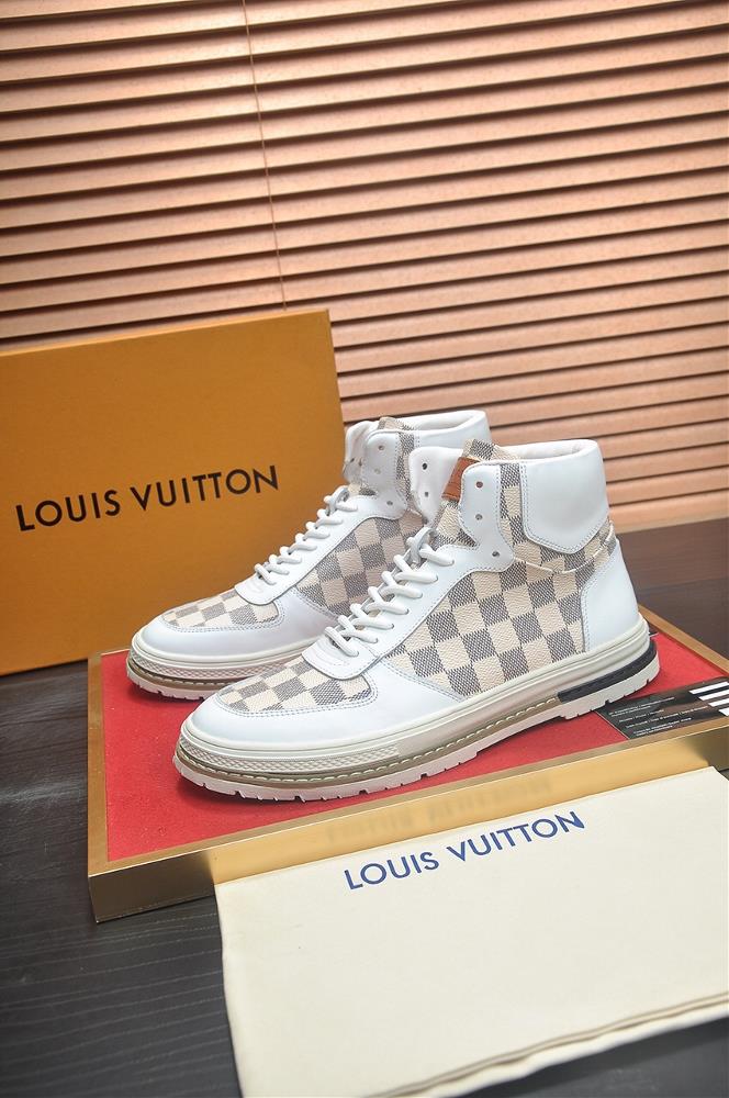 LOUIS VUITTON LV The official website of Louis Vuitton is proud of the same product and the original LV factorys cowhide material is popular 11 or