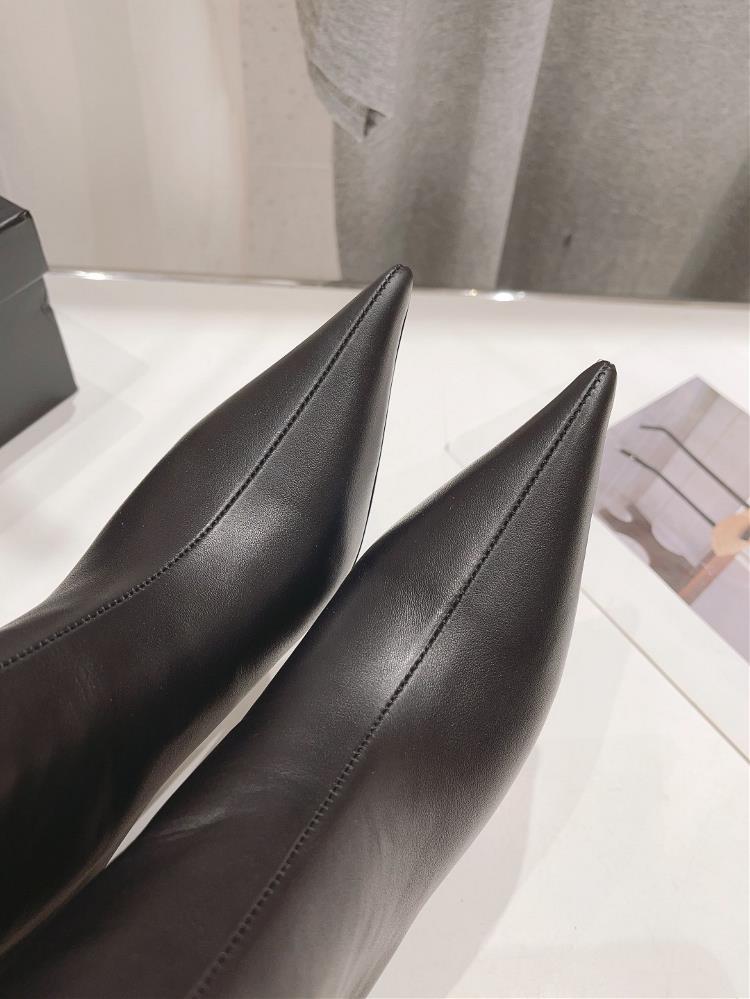 High version factory Alexander Wang King 23SS AutumnWinter Pointed BootsThe famous shoe s