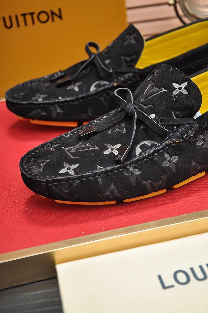 The new LV Doudou shoes with water dyed cowhide lining are available on the official website The new Doudou shoes have been processed into a monochro