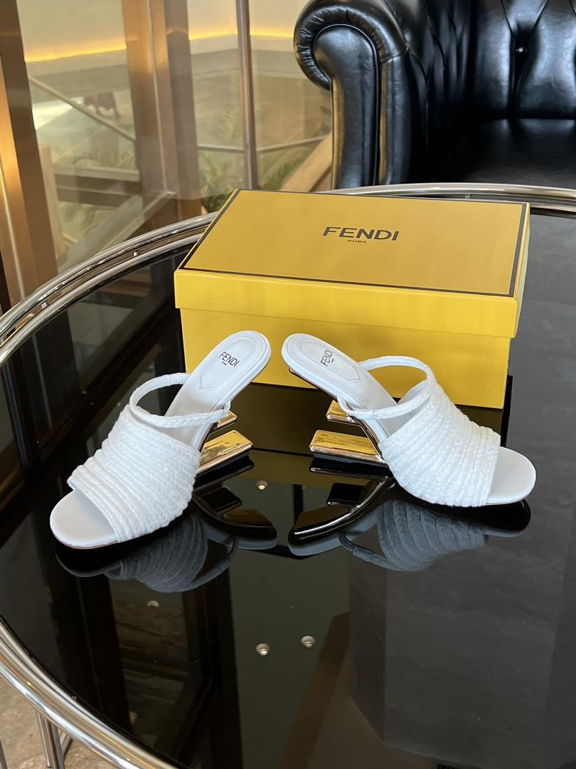 FENDI First Sandals Premium OriginalExclusive source this design with a strong sense of c