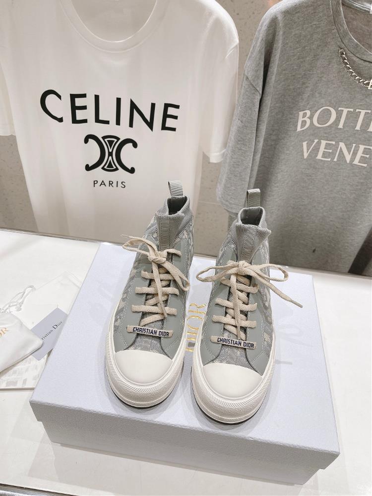 High version factory The Dior 2023 SS Early Autumn Show Sneakers will carry on the classic to the end featuring high top casual shoes and sneakers th