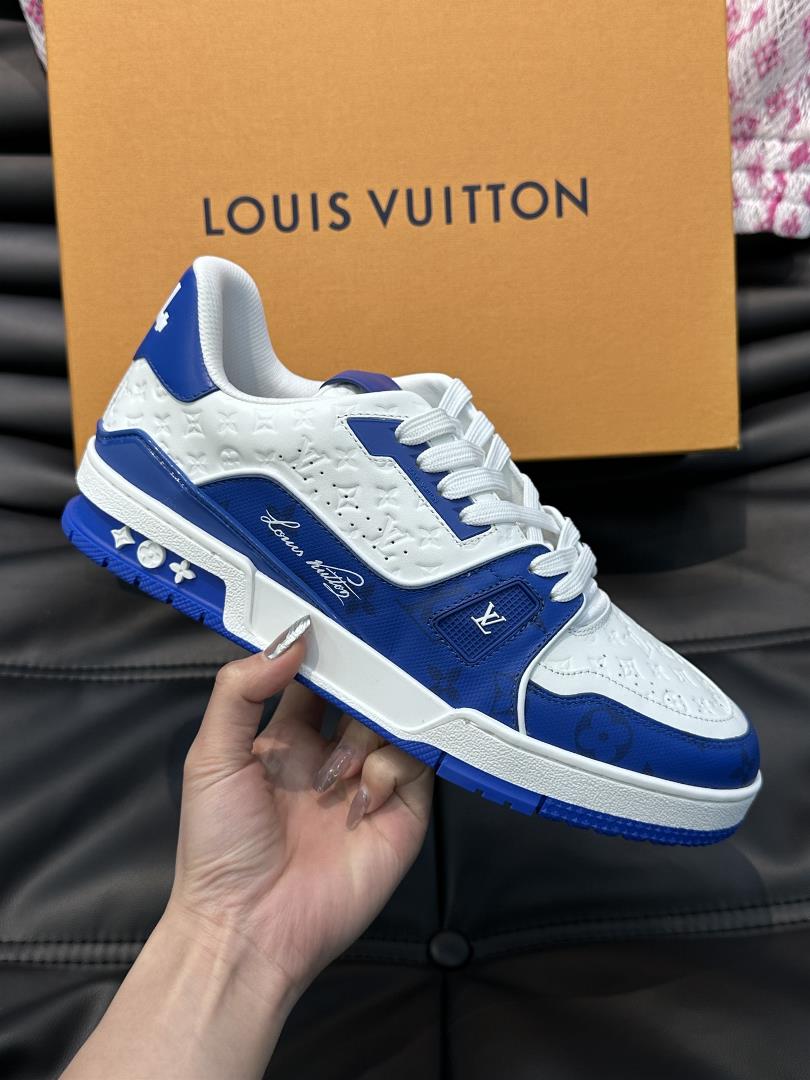 L Luxury Trainer Couple Casual Sneakers The sneaker records the classic creativity inspir