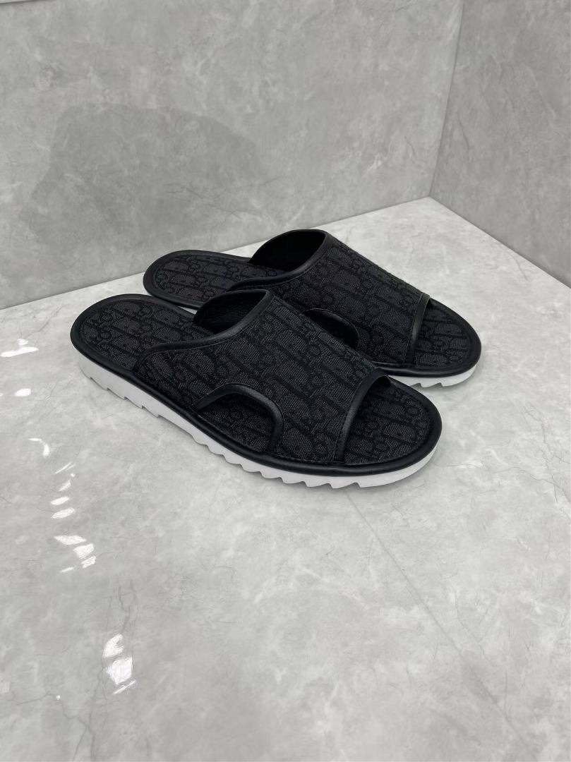 DIOR ALIAS New Sandals and Slippers Dior Alias sandals are a new product from the summer a lei