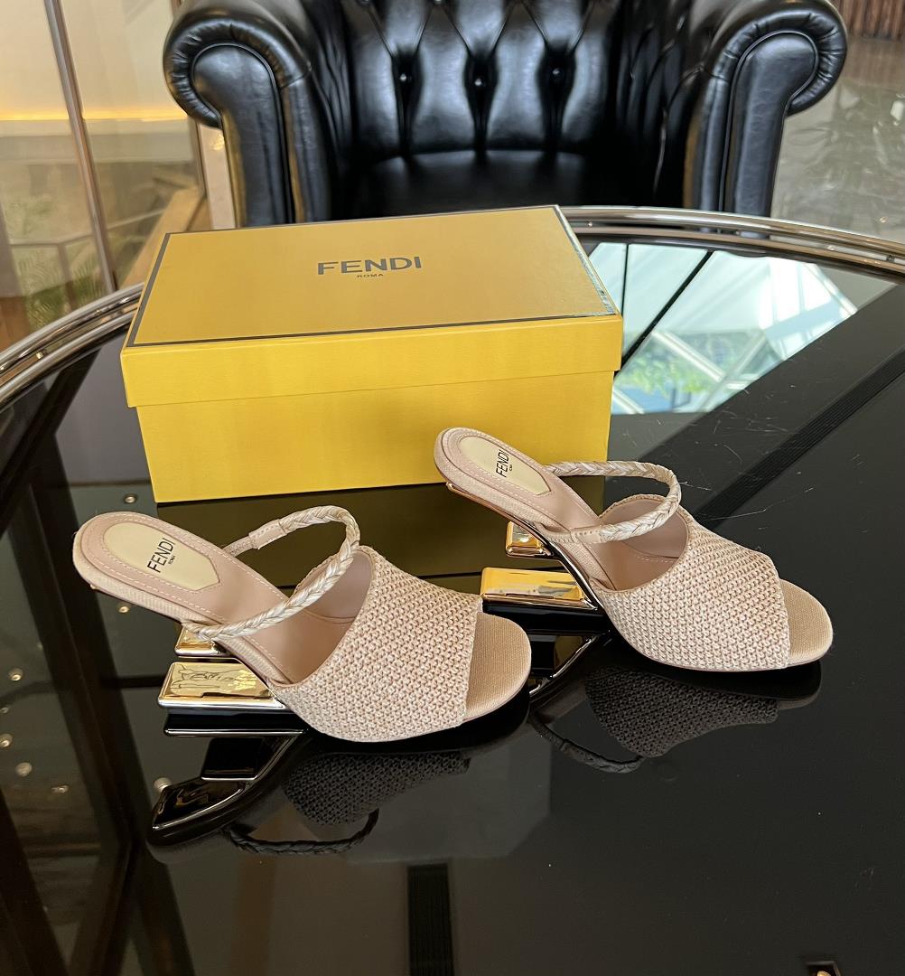 FENDI First Sandals Top Exclusive OriginalThe upper is made of woven Lafite grass material