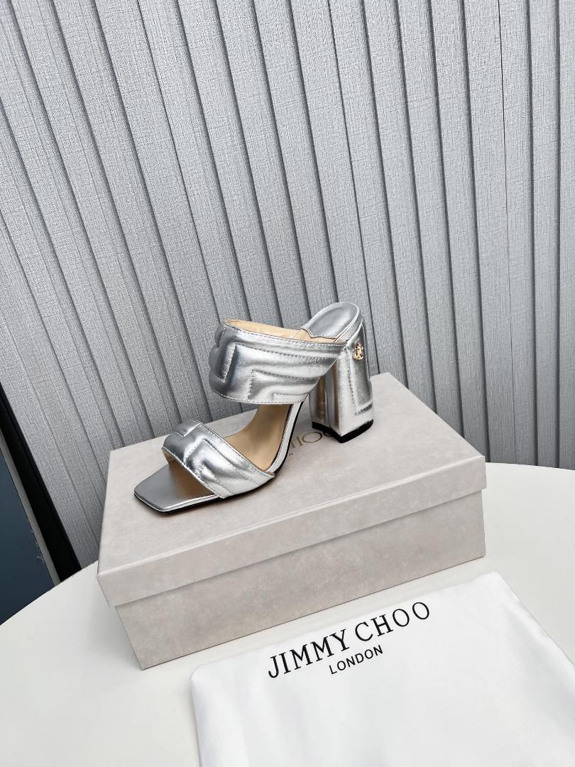 JIMMY CHOO It is a very comprehensive noble fashion Lifestyle brand a series of high heels med