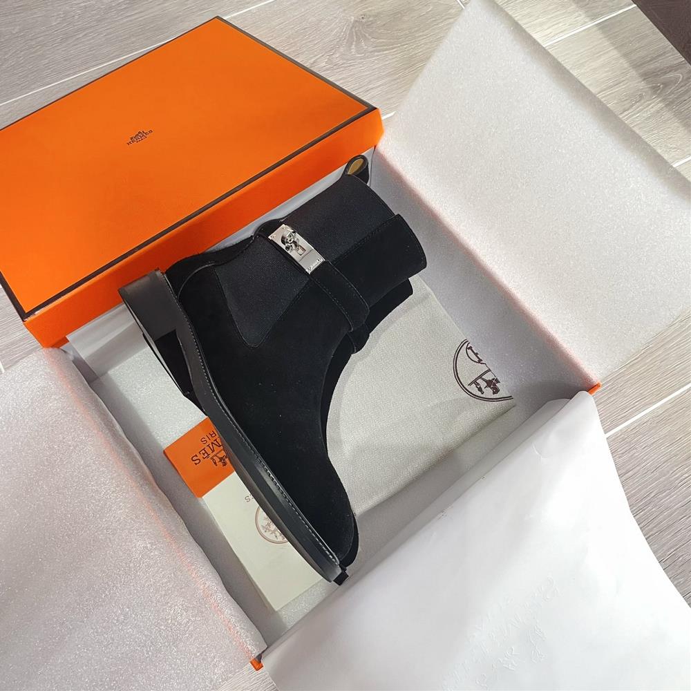 Top edition short boots long boots The H familys new Hermes AutumnWinter 2023 womens Kelly buckle Martin boots featuring a strap design and Kelly