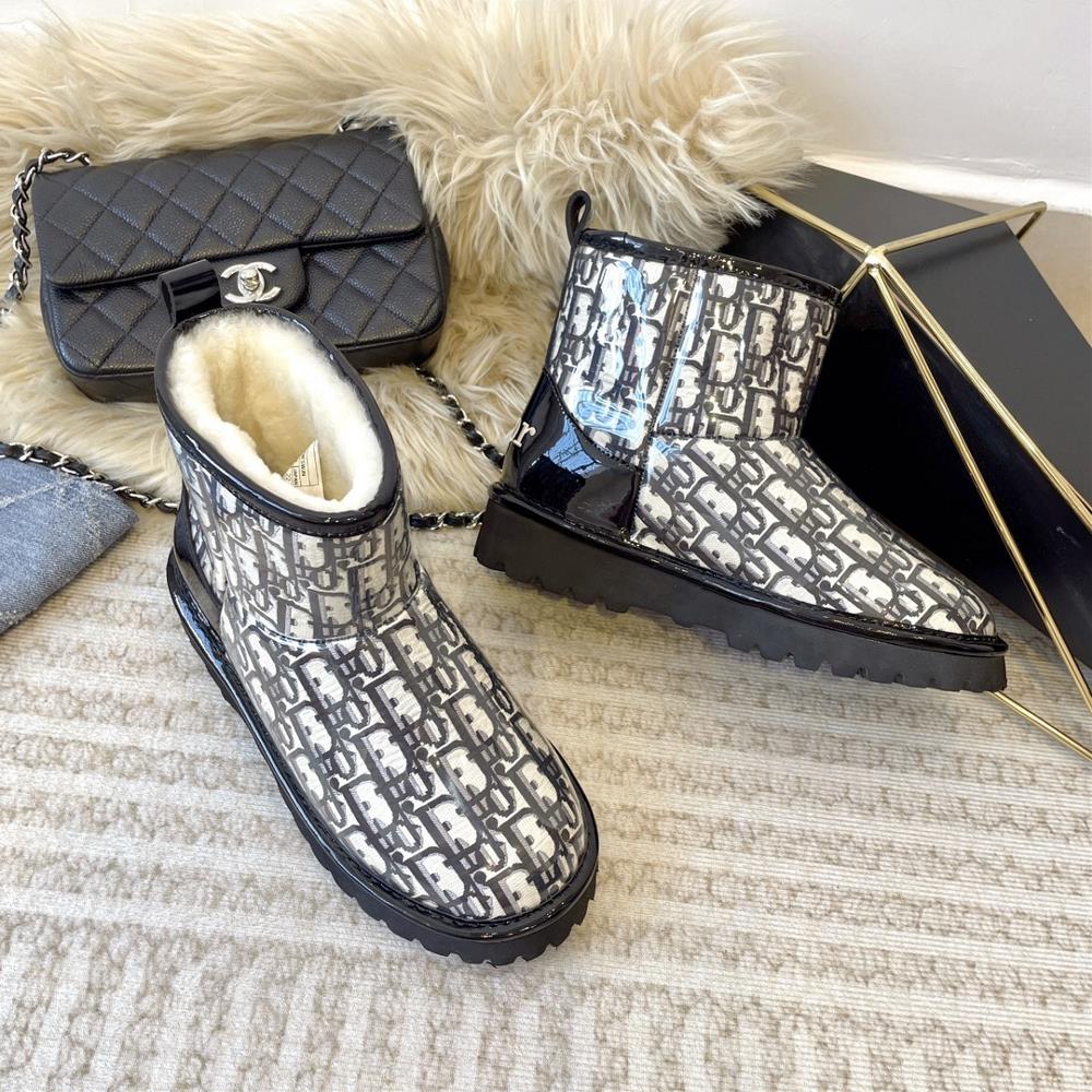 In addition to being stylish Dior snow boots are also incredibly practical Made from hig