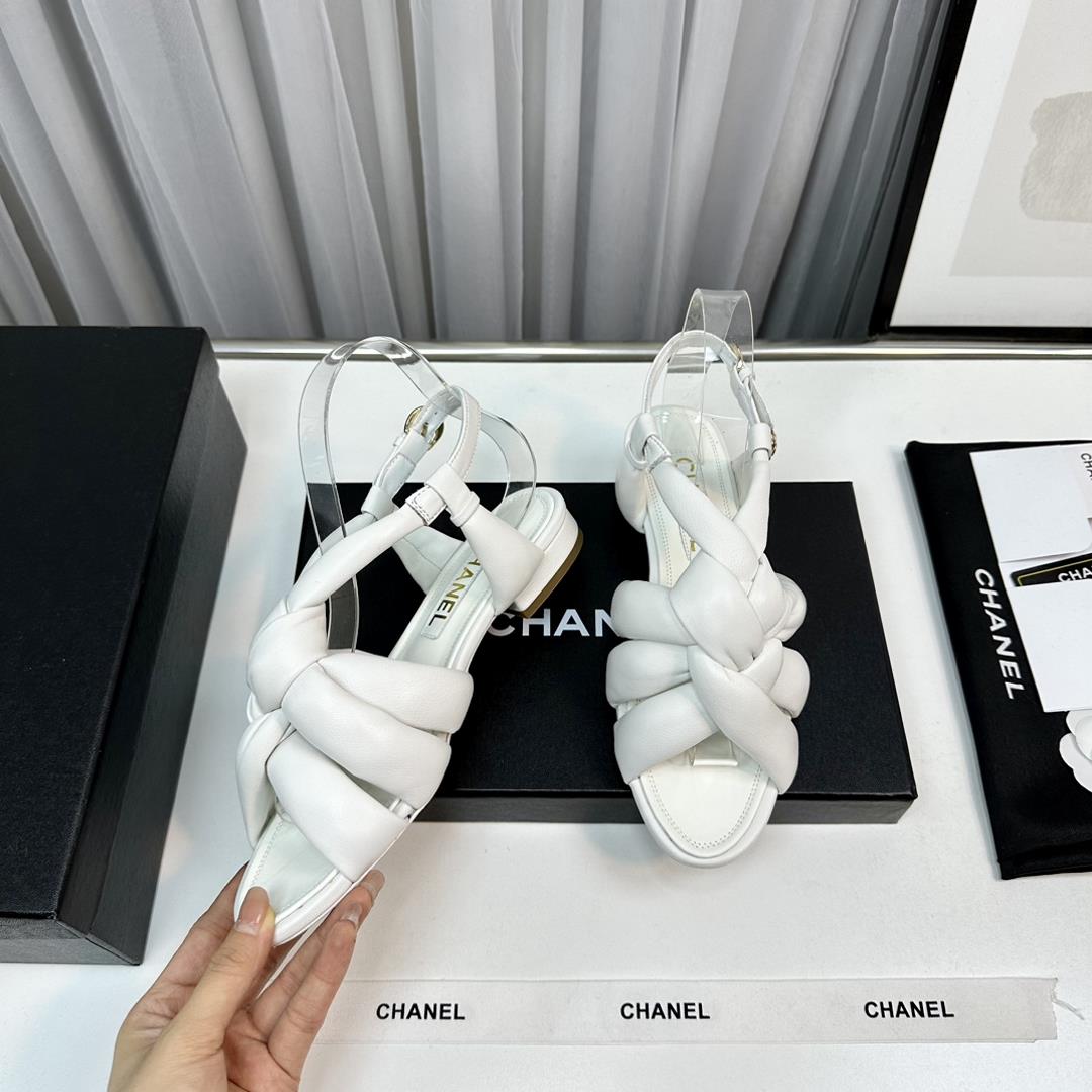 CHANEL Summer New Knitted SandalsEvery spring and summer Grandma Xiangs family will inevitably be