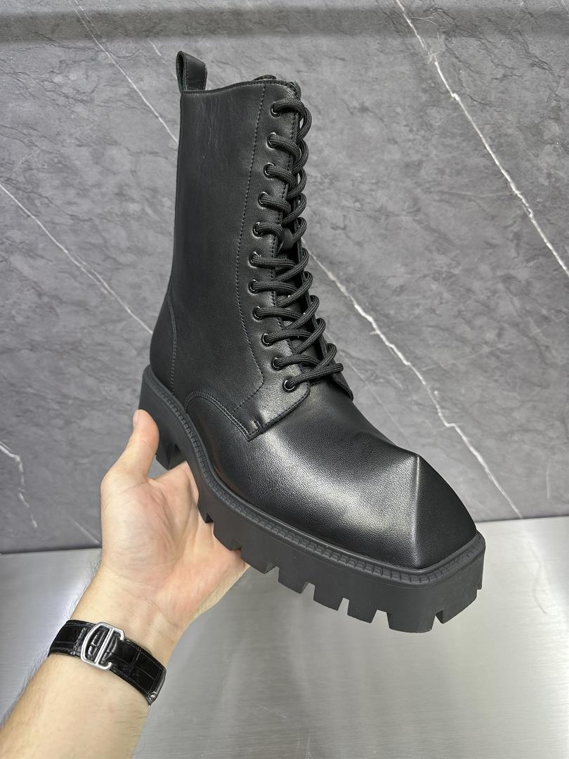 The toplevel version 2023 Balenciaga Triples is the worlds hottest fashion trend shoe fr