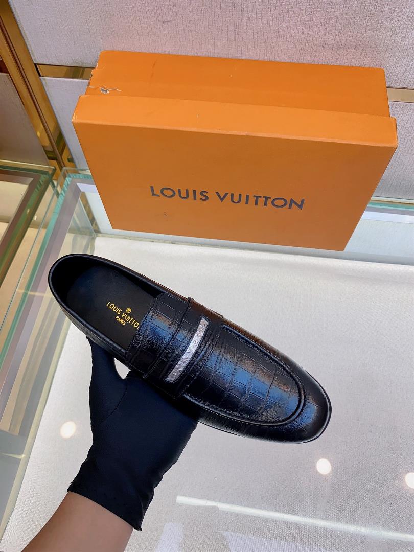 Lv brand  leather outsole SAINT GERMAN Slipon shoe This Slipon shoe leather shoes use imported