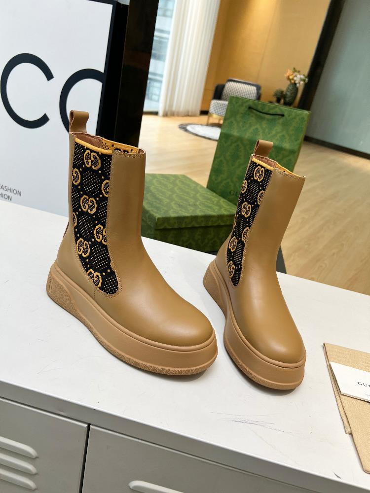 The factory price GUCCI2023 and the new model is on the market The Gucci Martin boots co