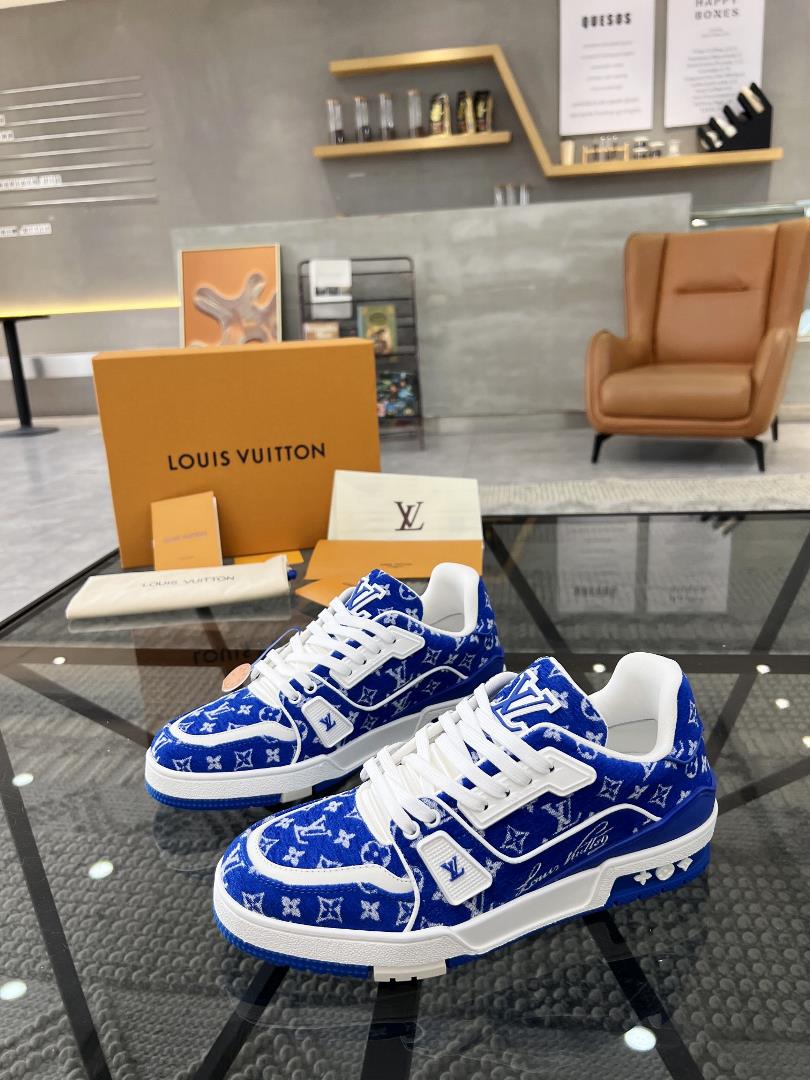 L The top agent shopping shop for Lu Fried Street mens popular sports shoes is synchronized The up