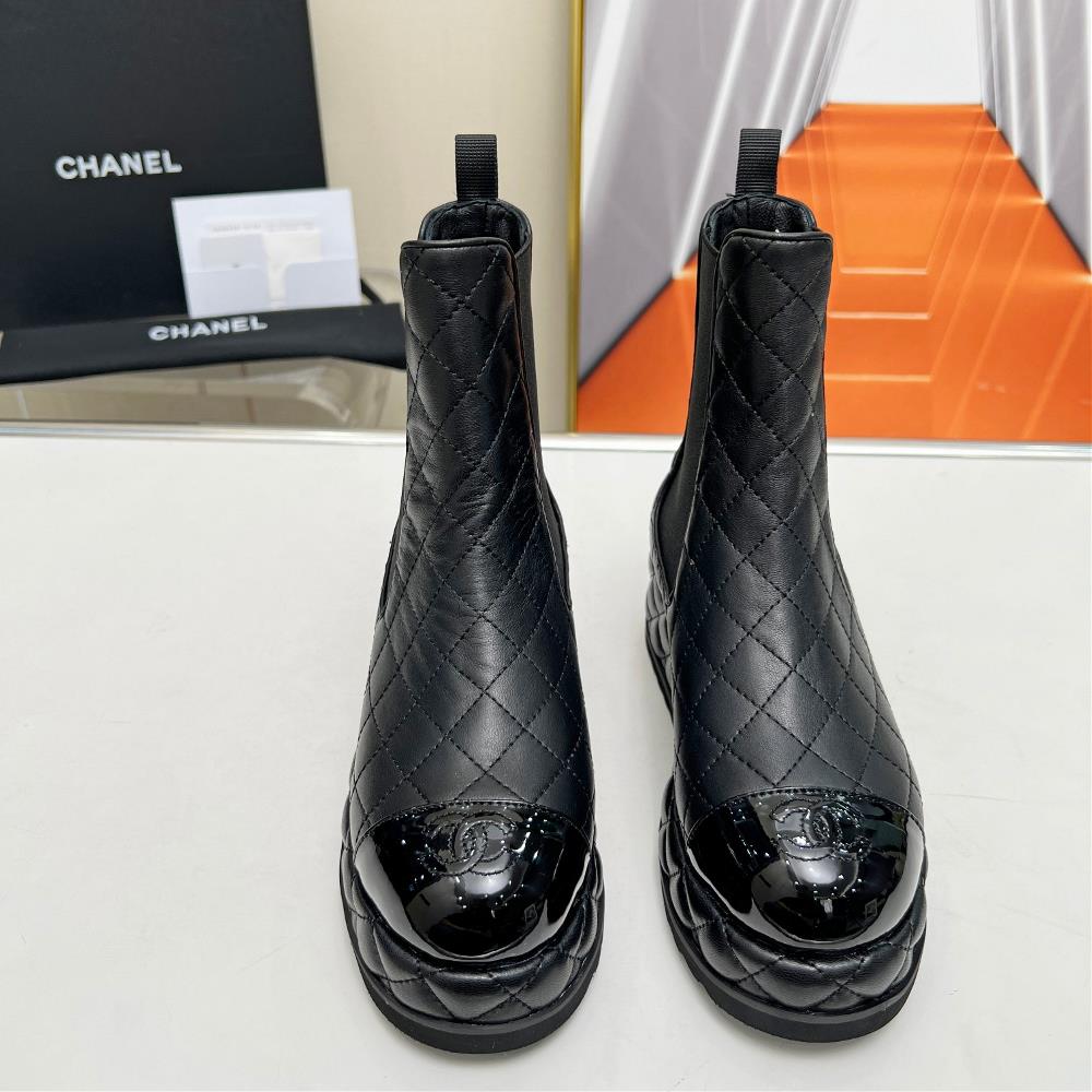 Factory price Chanel 23ss Autumn and Winter New Original 11 Retro Short Boots featuring c