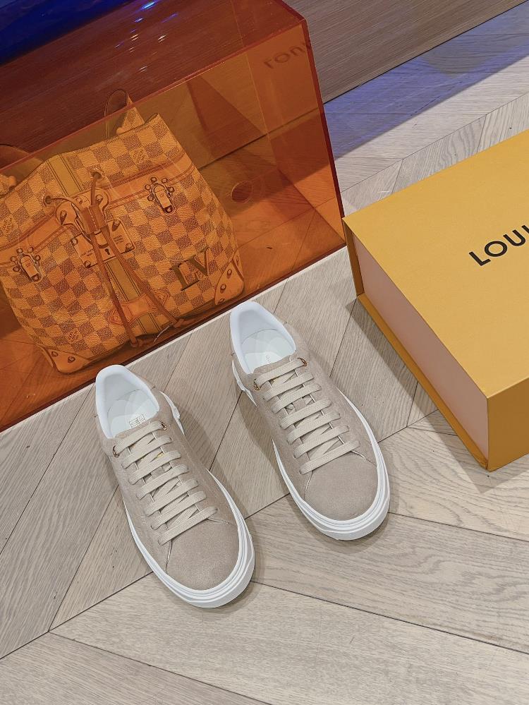 LV Shoes The Epitome of Fashion and Style