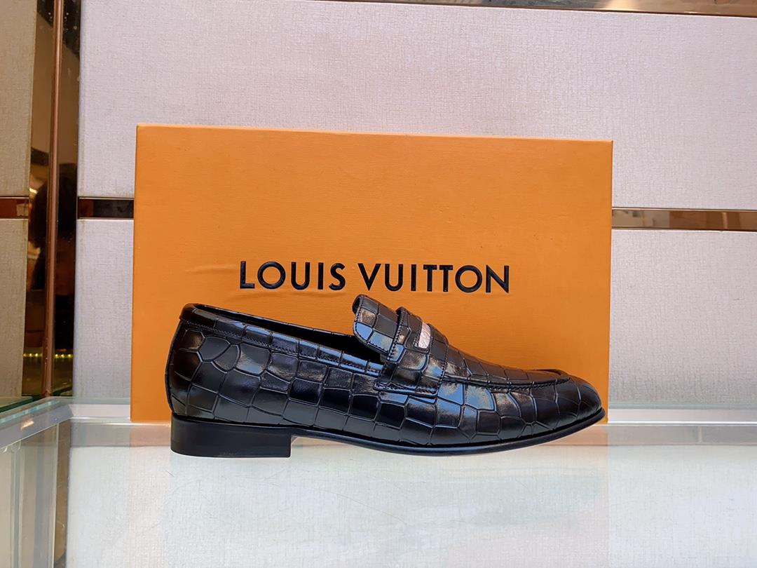 Lv brand  leather outsole SAINT GERMAN Slipon shoe This Slipon shoe leather shoes use imported