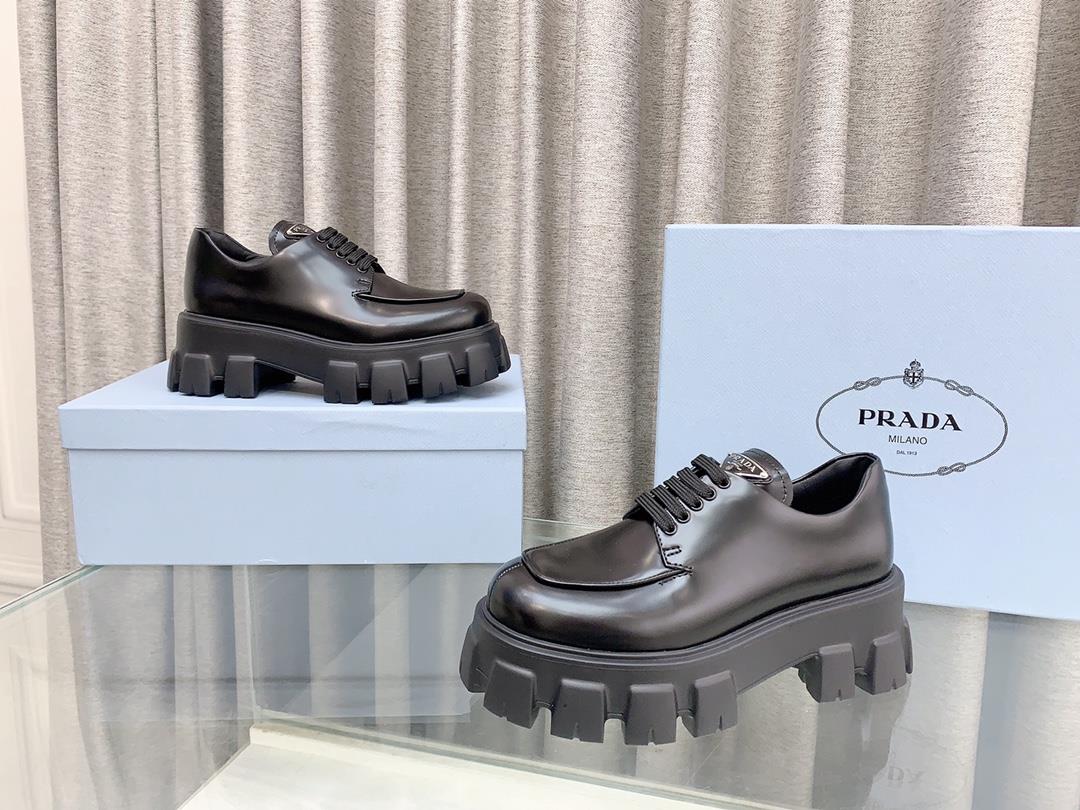 Prada Prada shiny leather lace up thick soled Slipon shoe shoesUpper opening bead coated