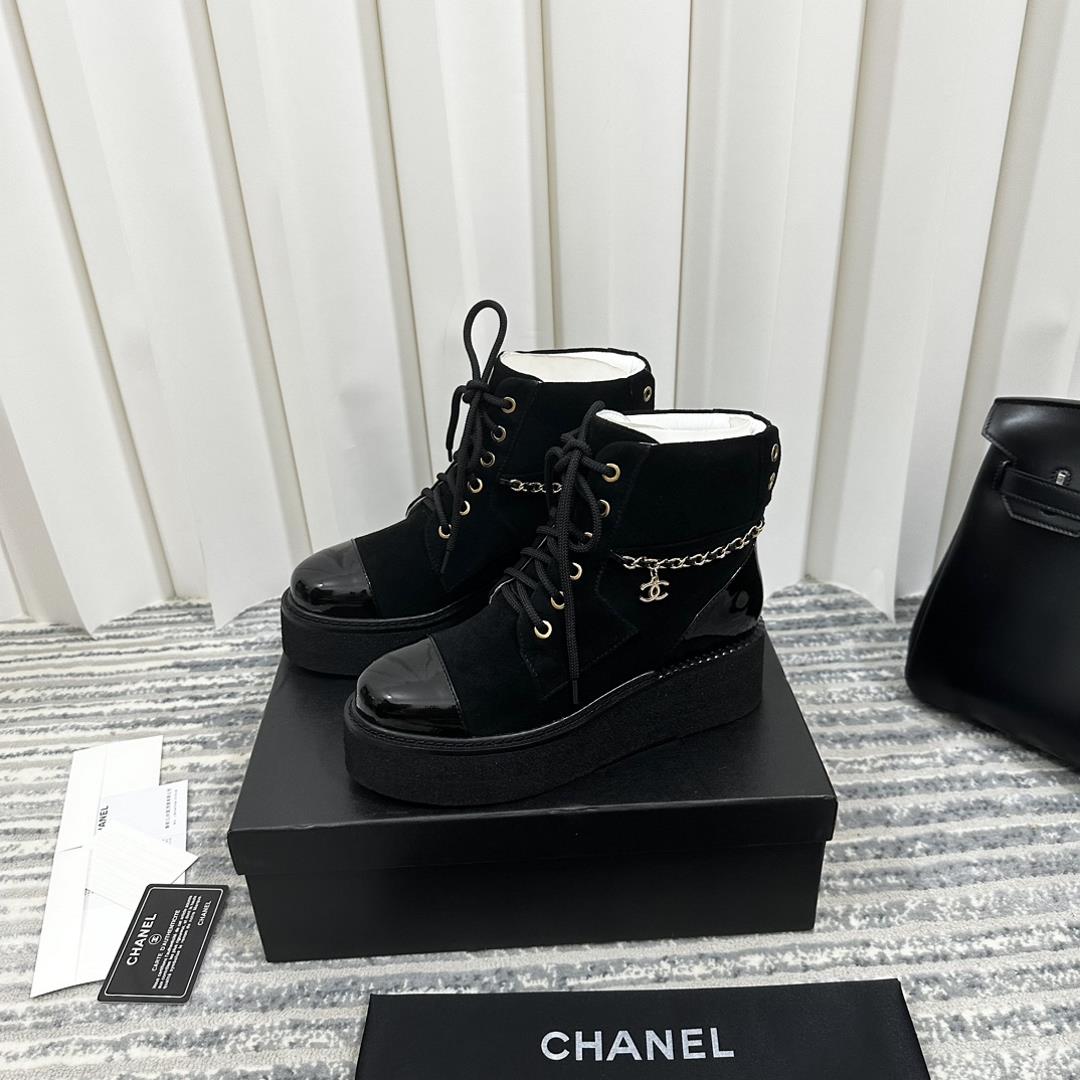 CHANEl  New Classic Black and White Thick BottomChain Double C Fashion Short BootsEternal classic sh