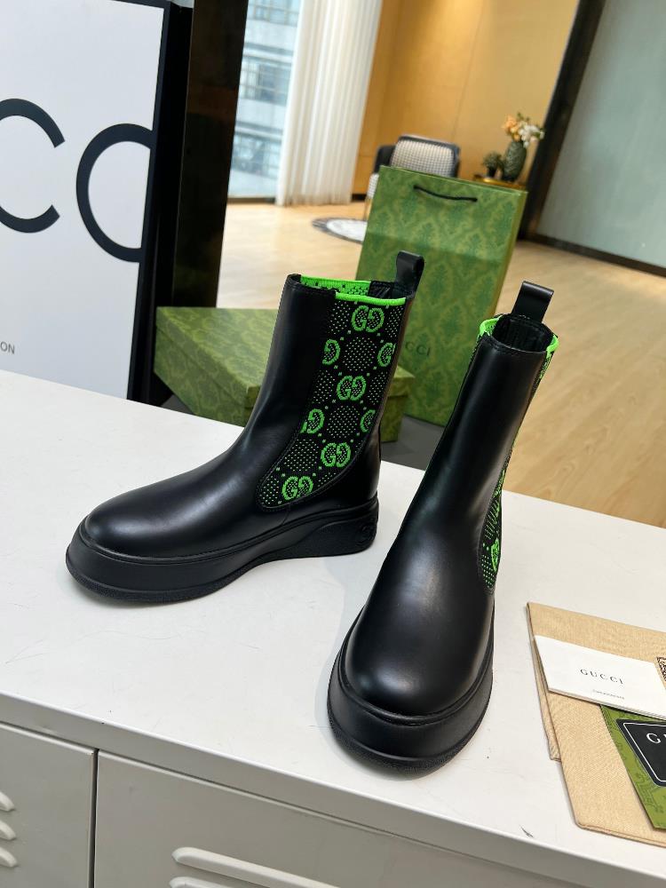 The factory price GUCCI2023 and the new model is on the market The Gucci Martin boots co