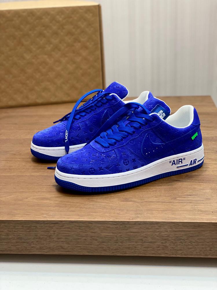 Louis Vuitton x x Nike co branded model is designed to basically follow the style of THE TEN  The Swoosh line and tongue label have a familiar visual