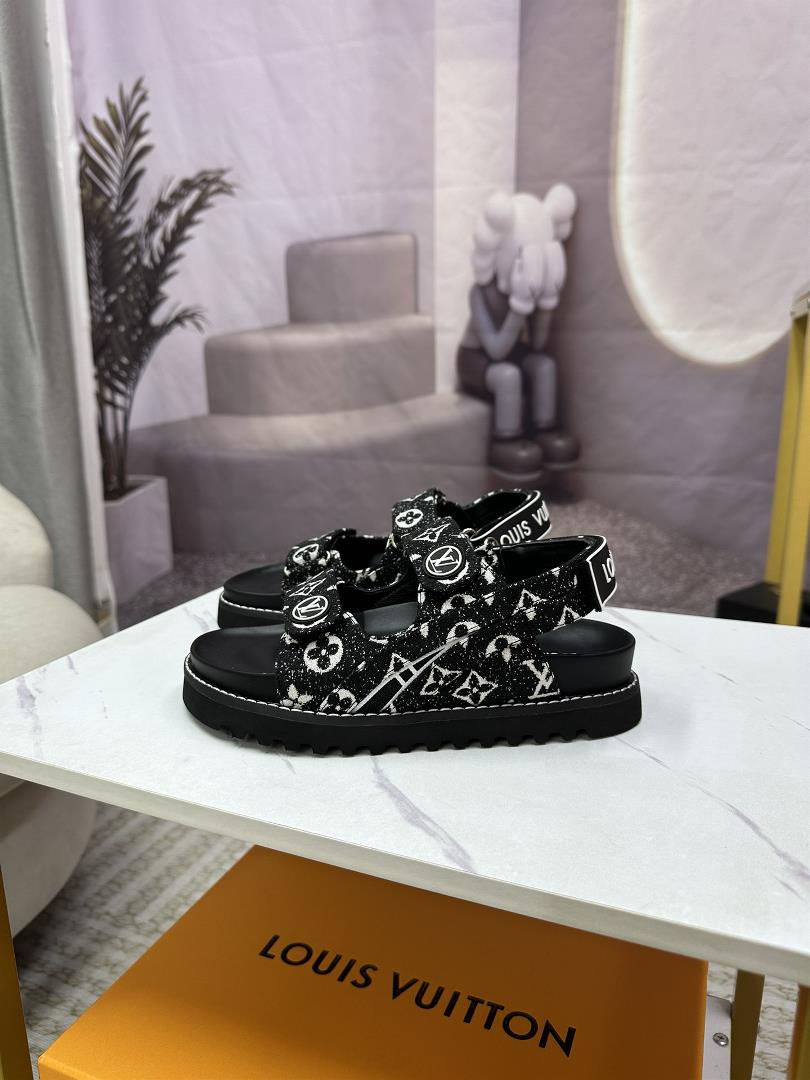 LV Louis Vuitton luxury brand sports and leisure sandals are made of imported original cowhide mater