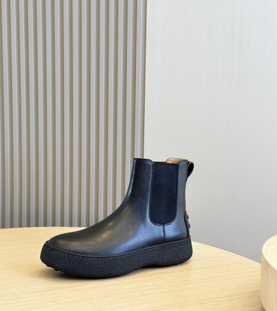 There is something undeniably suave and sophisticated about the Chelsea boot Its a versa