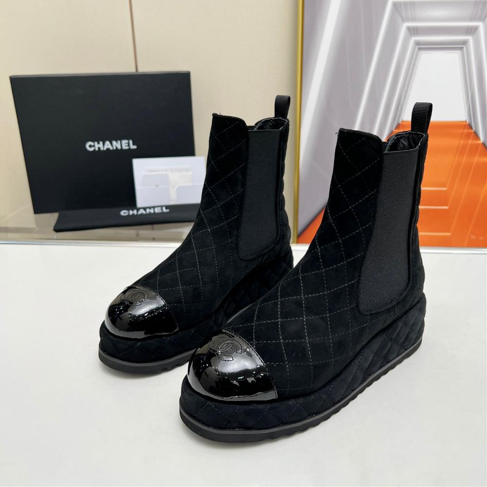 Factory price CHANEL Chanel 23ss Autumn and Winter New Original 11 Retro Short Boots featuring classic diamond grid elements and elastic design on th