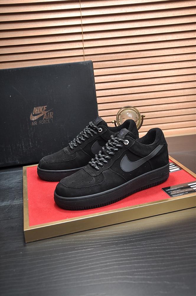 The Nike Air Force 1 Plus Maoli Couples Air Force One High Top Low Top Full Series Sports Board Shoes are made of specially supplied NAPPA leather ma