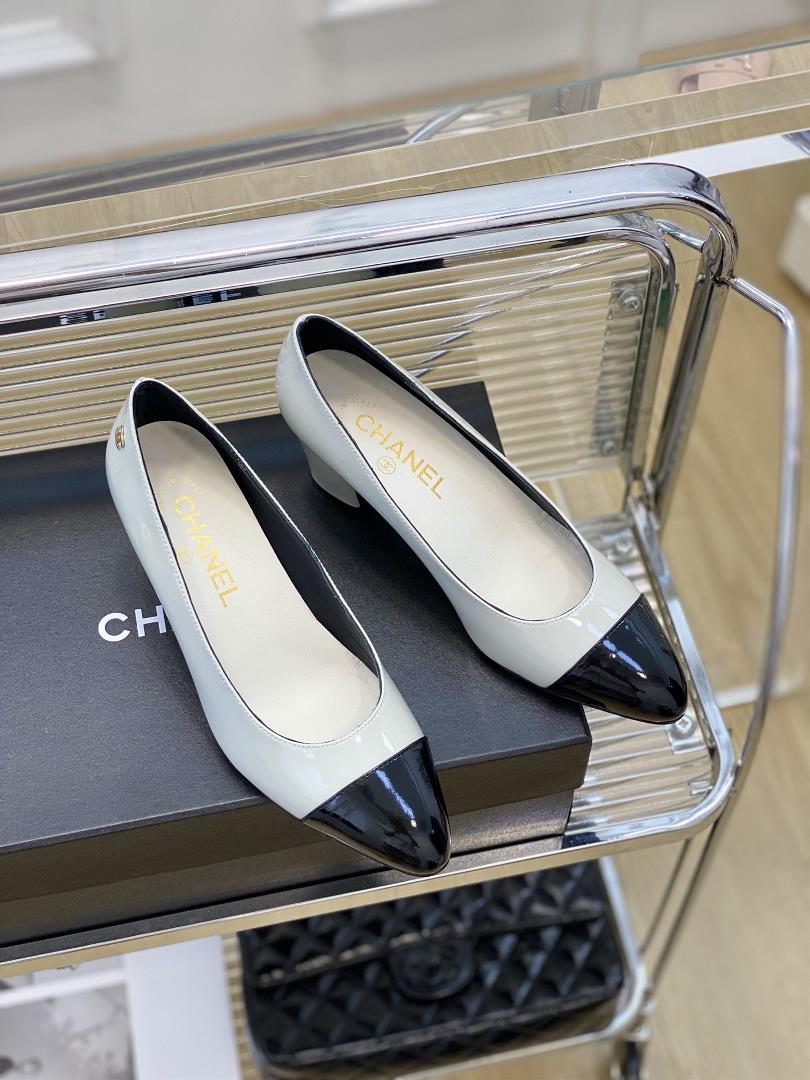 Chanel 23C Early Autumn Collection Mary Jane Single ShoeI really fell in love at first gla